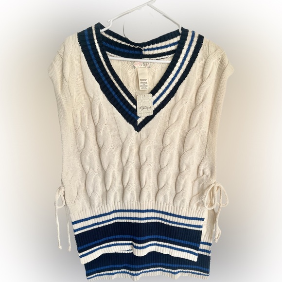 NWT* Free People Coastal Prep Poncho Vest - Picture 3 of 3